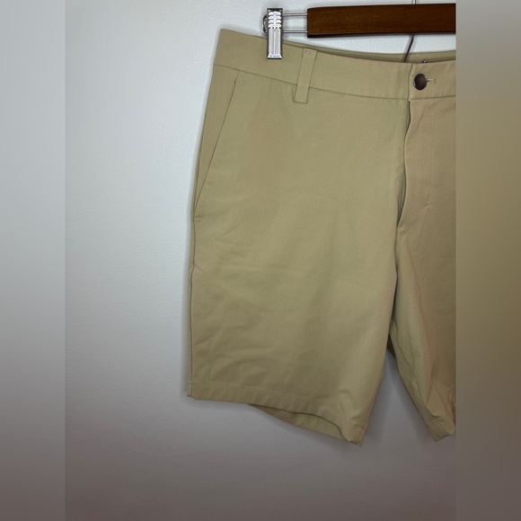 Pre-Owned Size 34 Lululemon ABC Classic Fit Golf Short 9” Inseam in Tan - Picture 2 of 11